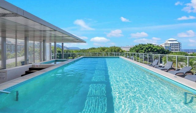 Horizons at Harbour Lights—Tropical Poolside Flair