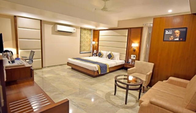Hotel Amit Park International