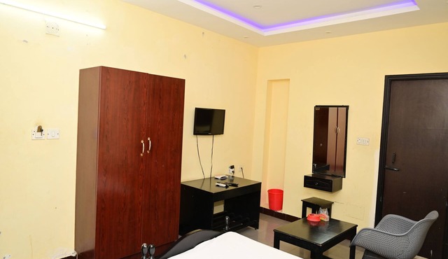 Hotel Dhayalan in Mayiladuthurai
