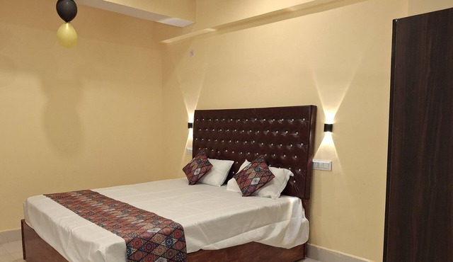 Hotel Grand Arya in Hilsa