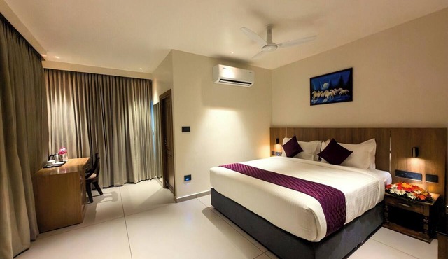 Hotel Indraprastha Charummodu in Mavelikara