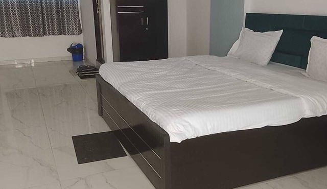 Hotel Krishna Rooms in Mangrol