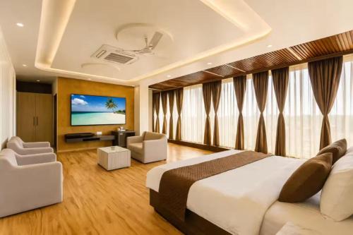 Hotel Manglam Inn Near CCS International Airport
