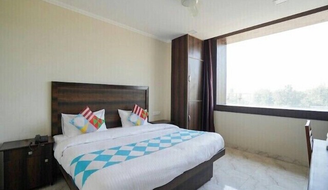 Hotel Midtown in Palwal