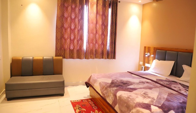 Hotel Midway Taj