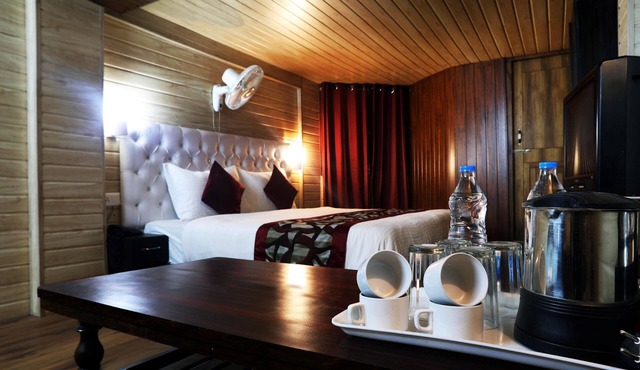 Hotel Moon in Nainital
