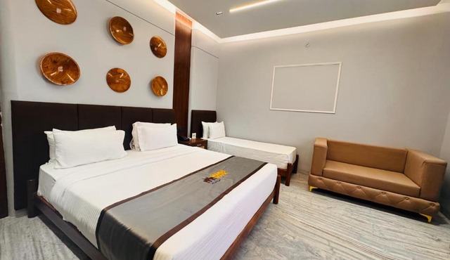 Hotel Mumbai House Pithampur