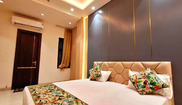 Hotel NP Palace in Agra
