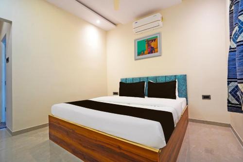 Hotel O Black Villa in Khāpri