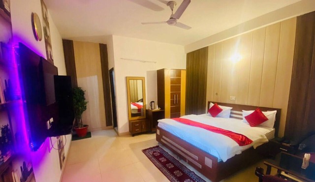 Hotel Rajhans Regency in Meerut