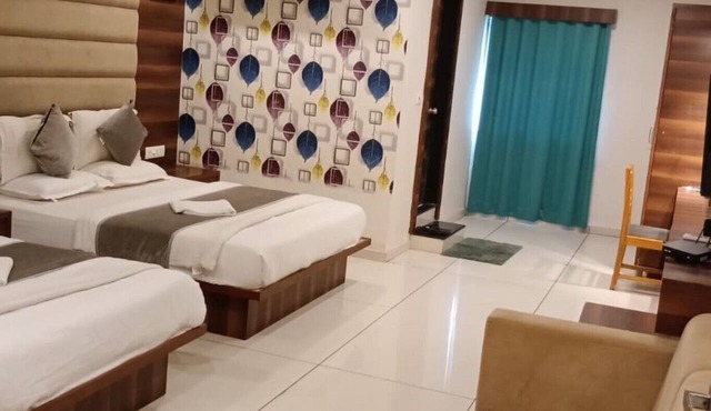 Hotel Royal King in Vadodara