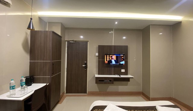 Hotel Sivas Regency in Theni