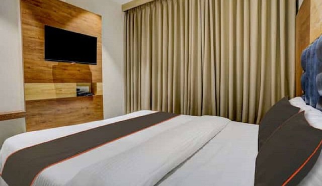 Hotel SR Inn in Anand