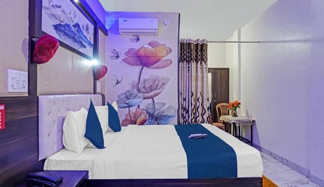 HOTEL VIRAJ in Pune