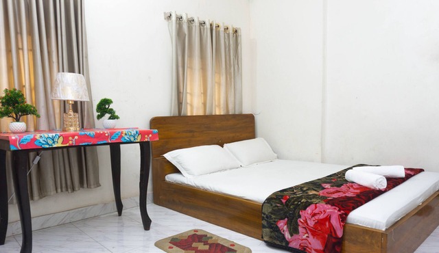 Hotel White House International Residential, Couple Room - AC in Dhaka