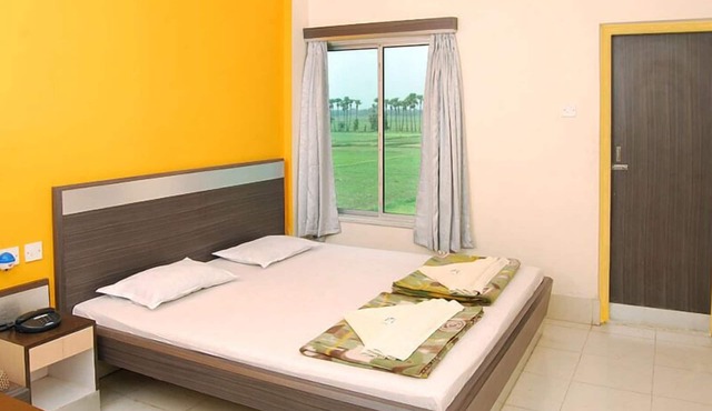 Hotel Yashoda International in Rampur Hat
