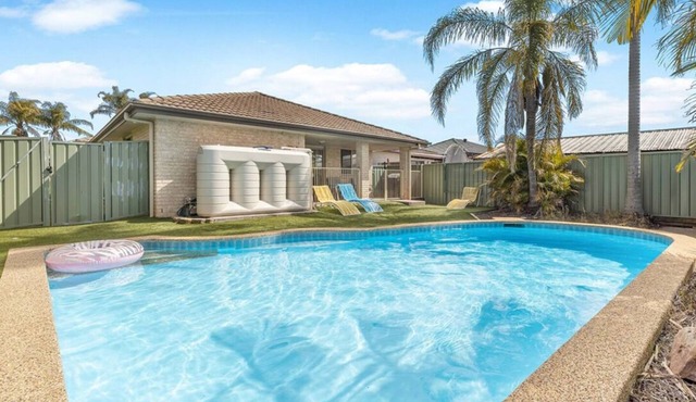 Hunter Home with POOL/CINEMA ROOM/PING PONG