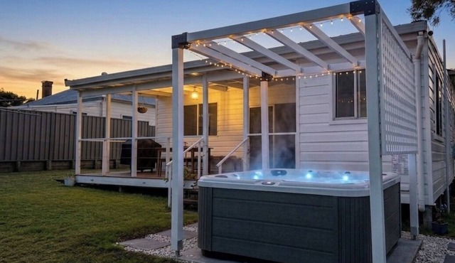 Hunter Valley Cottage · Hot Tub · Fireplace · Pet Friendly