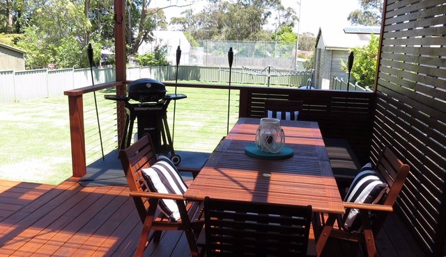 Husky Central, luxury, 2 minute walk to town, pet friendly, wi-fi, hygenic, warm