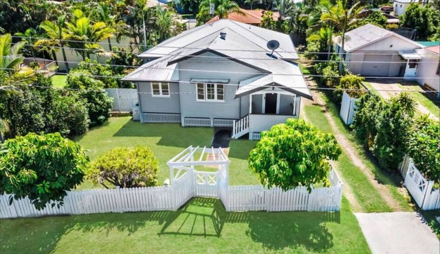 Ideal base 4 Whale Watching w/Private deck/BBQ/AC