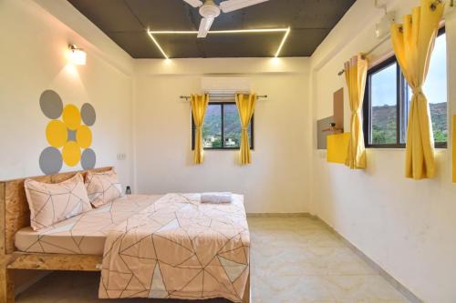 II HOTEL ROOM Il COMMON POOL II MALAVALI II AC II