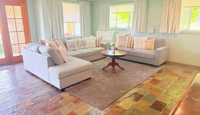 Immaculate Apartment in Lenah Valley, 4.5 KM’s to the Hobart CBD