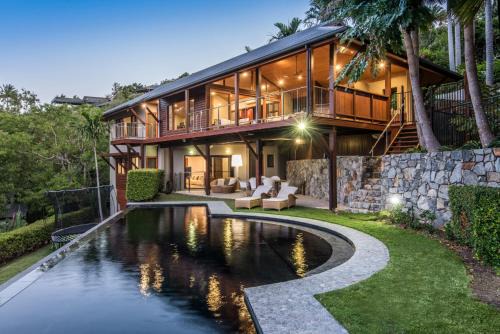 Indulge in the Lap of Luxury, Iluka is Your Private Ocean-view Haven on Half an Acre with Infinity Pool and Two Golf Buggies