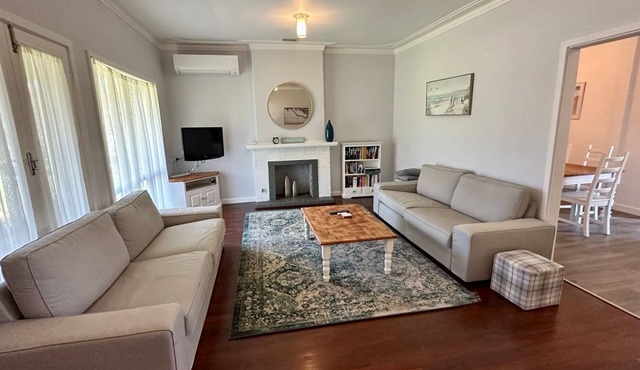 Jacaranda Cottage your serene oasis in the heart of West Busselton