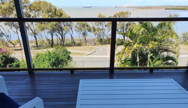 Jan's pet friendly fully furnished unit with harbour views and sea breezes