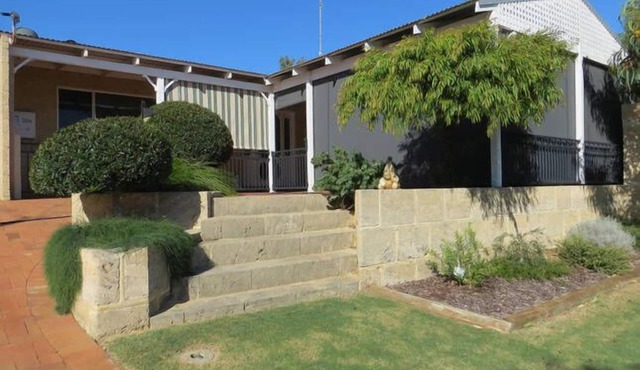 Jane's Beach House - Bed linen supplied - Pet Friendly - No cleaning fees