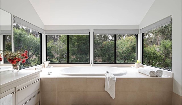 Jarrah Grove Forest Retreat Seclusion Luxury Chalet