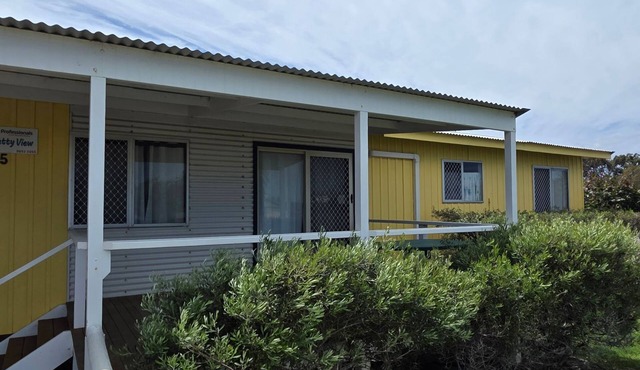 Jurien Bay View Bungalows - Jetty View 5, 8 Hill Street