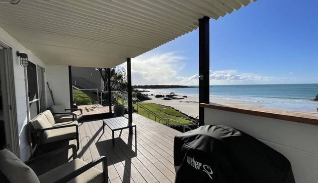 Just Relax & - Absolute beachfront accommodation!