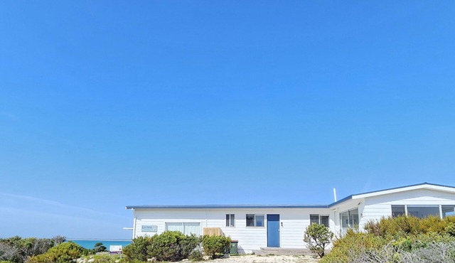 Kalimna - 360 degree ocean and marina views!