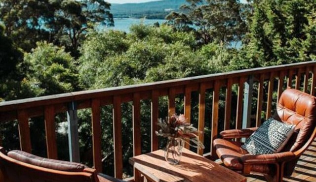 Kelp Cabin - intimate, calm and restful