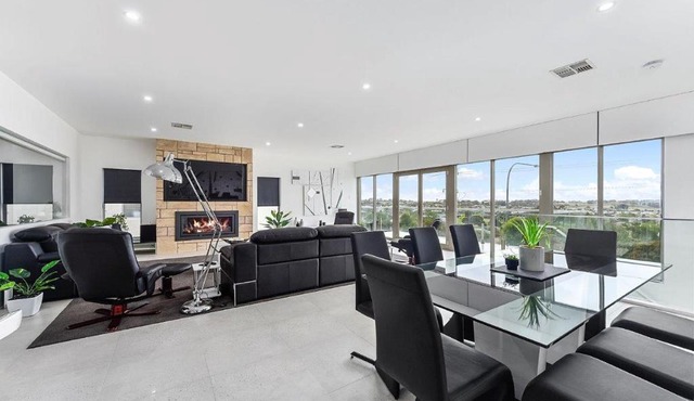 KENNEDY EXECUTIVE TOWNHOUSE