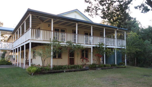 Kiarabilli - 2 storey house great for two families