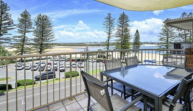 Kookaburra Court Unit 3 Bulcock Beach QLD