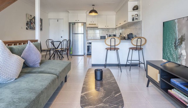 Kozyguru | Balmain | Townhouse bridge view or Charming Comfy Studio