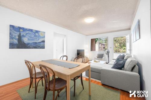 KozyGuru | Westmead | 2Bed Unit + Free Parking