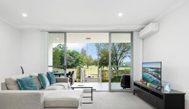 KozyGuru | Wolli Creek | Stylish Urban Retreat