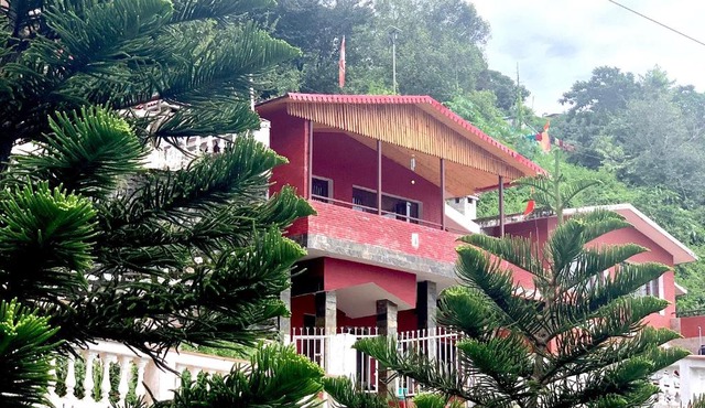 Krishna Cottage in Bhowāli