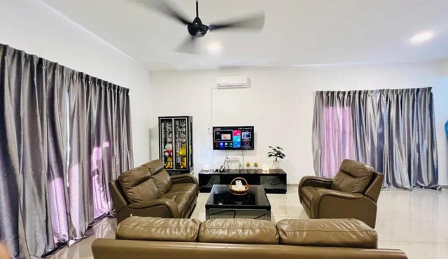 Kuala Selangor Semi -D 18pax Ev Wallbox KTV Children Pool in Kuala Selangor