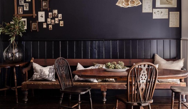 L'Papillon - stylish & moody 1890's cottage