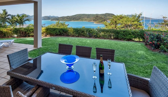 La Bella Waters 1 Hamilton Island - oceanviews, golf buggy and transfer
