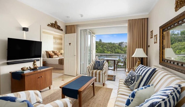 Laguna 432 Charming Baroque Escape