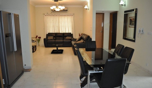 Lake front luxury three bedrooms fully furnished air-conditioned apartment