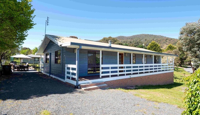 Lake Jindabyne Lodge