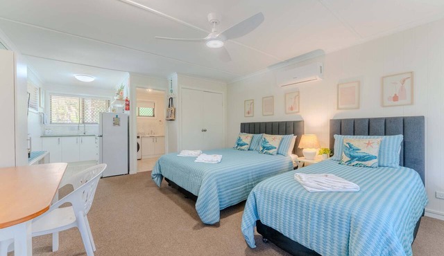 Lake View Studio - Poolside - Hervey Bay in Urangan