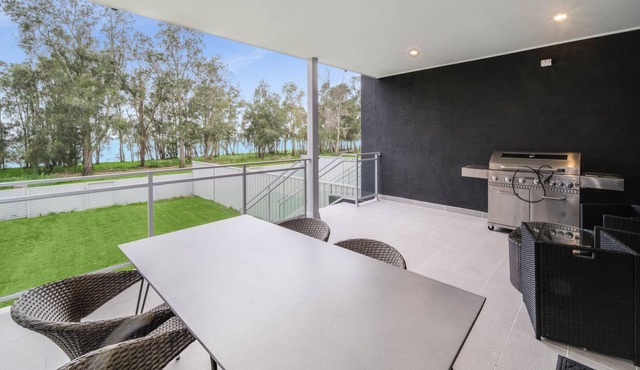 Lakedge Home at Berkeley Vale